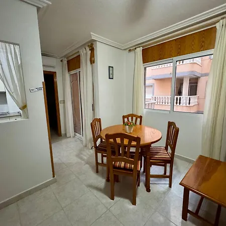 La Casa De Nicolas * Torrevieja
